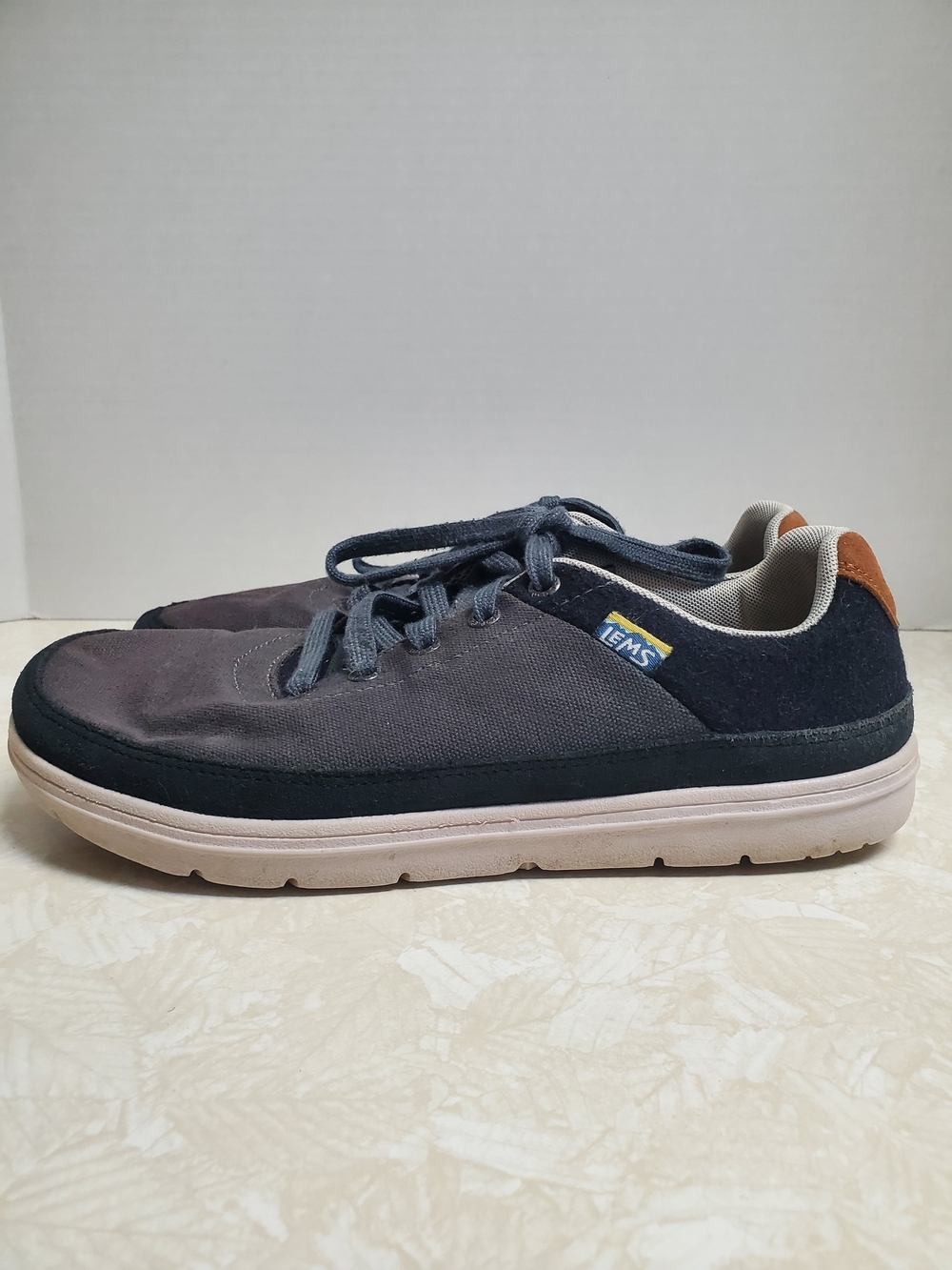 LEMS Casual UNISEX Lace-Up Sneakers Men's 8 / Womens 9.5